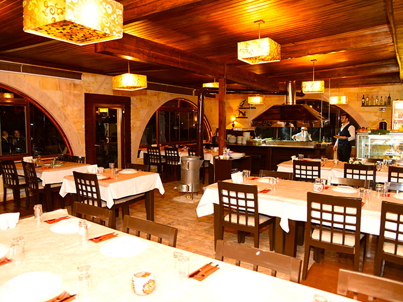 رستوران آکدنیز کباب سالونو هتل سوهان