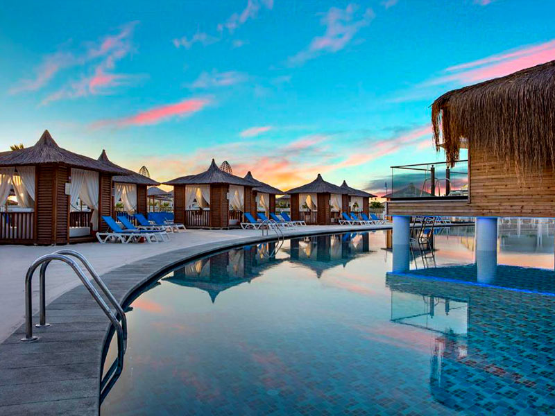 خانه های مالدیو هتل گرانادا لاکچری بلک