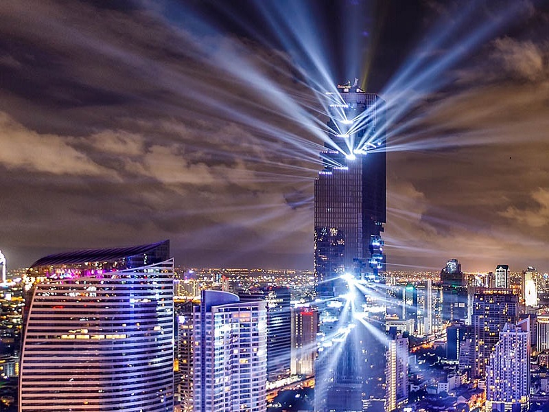 نور پردازی برج بی تی اسکای بانکوک